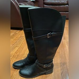 Unisa women’s tall wide calf black boots. Size 11M